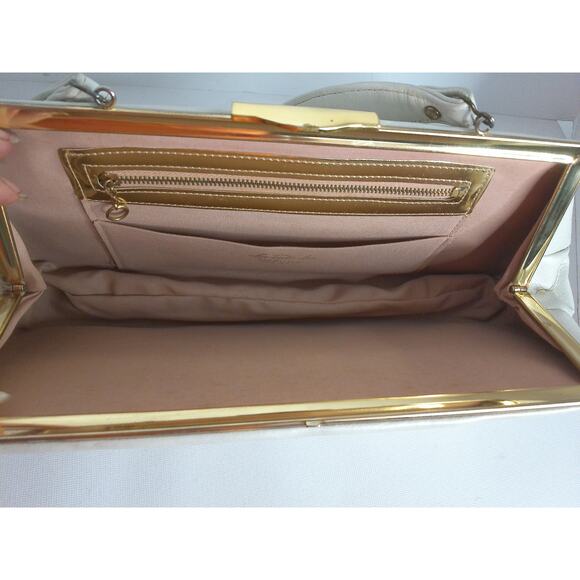 Vintage Lou Taylor Bone White Clutch Handbag READ - Picture 2 of 8
